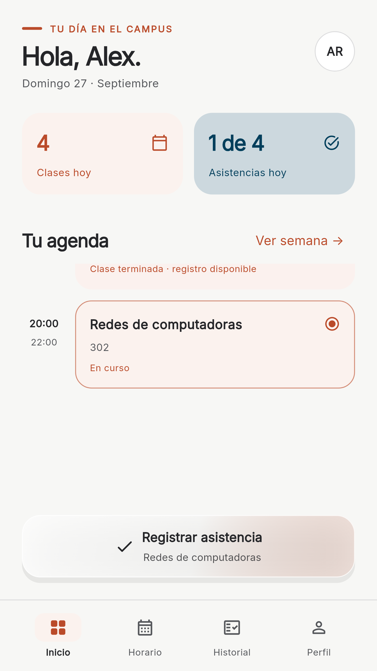 Inicio de la app de alumnos con clases y botón para registrar asistencia